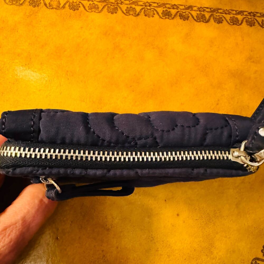 Vera Bradley Navy Quilted Flap Trifold Wallet Wristlet - Picture 5 of 10